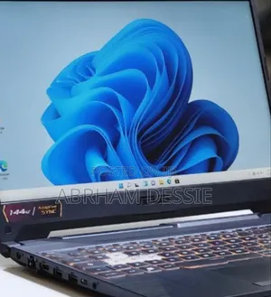 New Laptop Asus 16GB AMD Ryzen 5 SSD 512GB