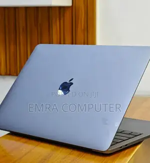 New Laptop Apple MacBook Pro 2020 8GB Intel Core I5 SSD 256GB