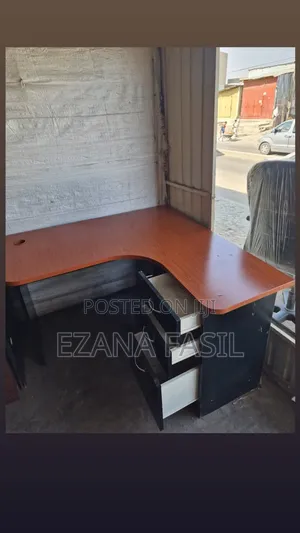 Photo - Office L~ Shape Table