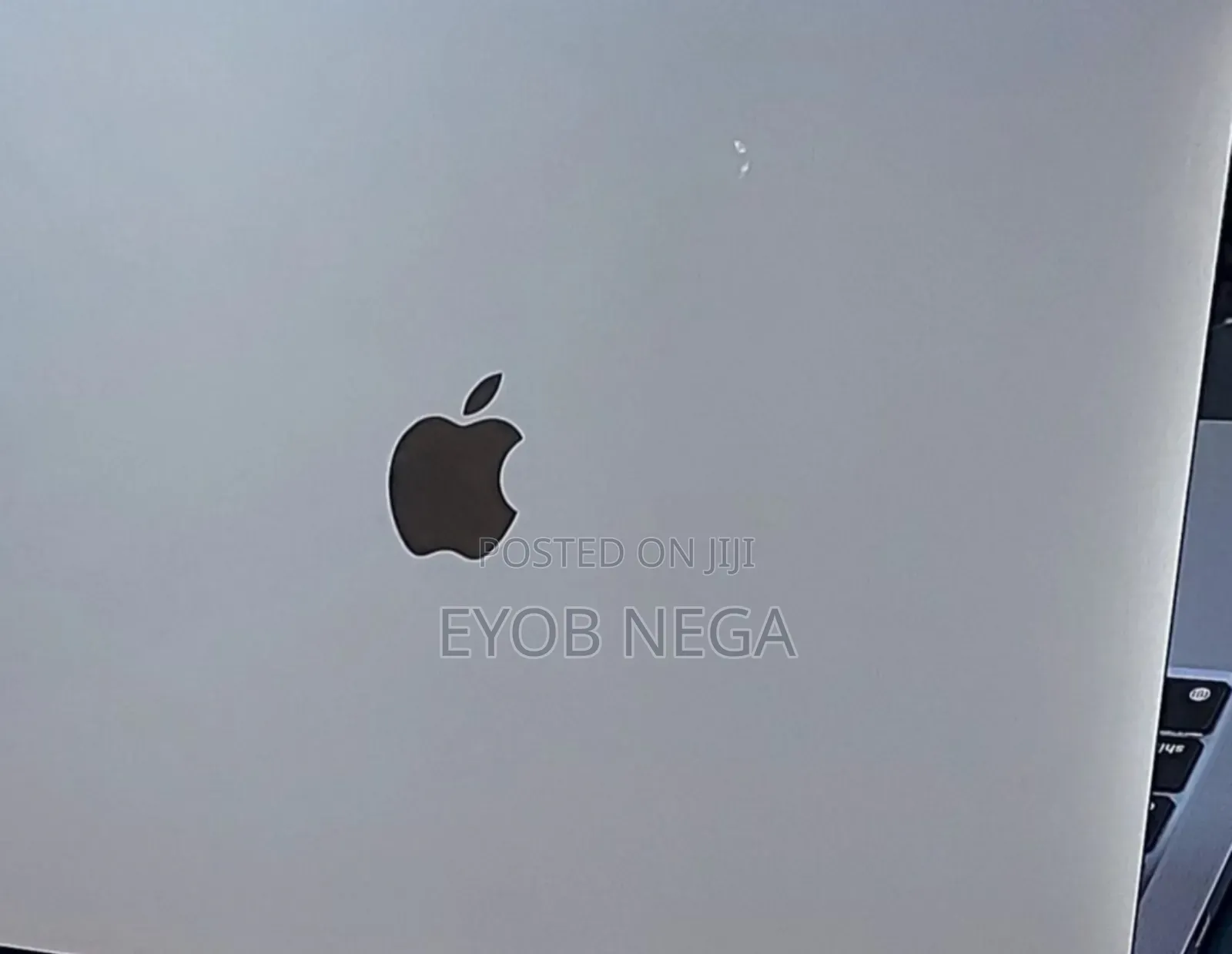 New Laptop Apple MacBook Pro 2022 M2 8GB Apple M2 SSD 256GB