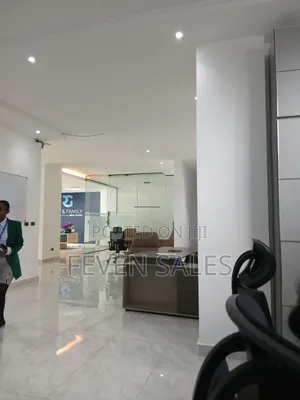 ቦሌ ላይ በፈለጉት የካሬ አማራጭ የንግድ ሱቆችን ይዘንላቹህ መተናል