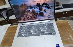 New Laptop HP ProBook 440 G10 8GB Intel Core Ultra 5 SSD 512GB