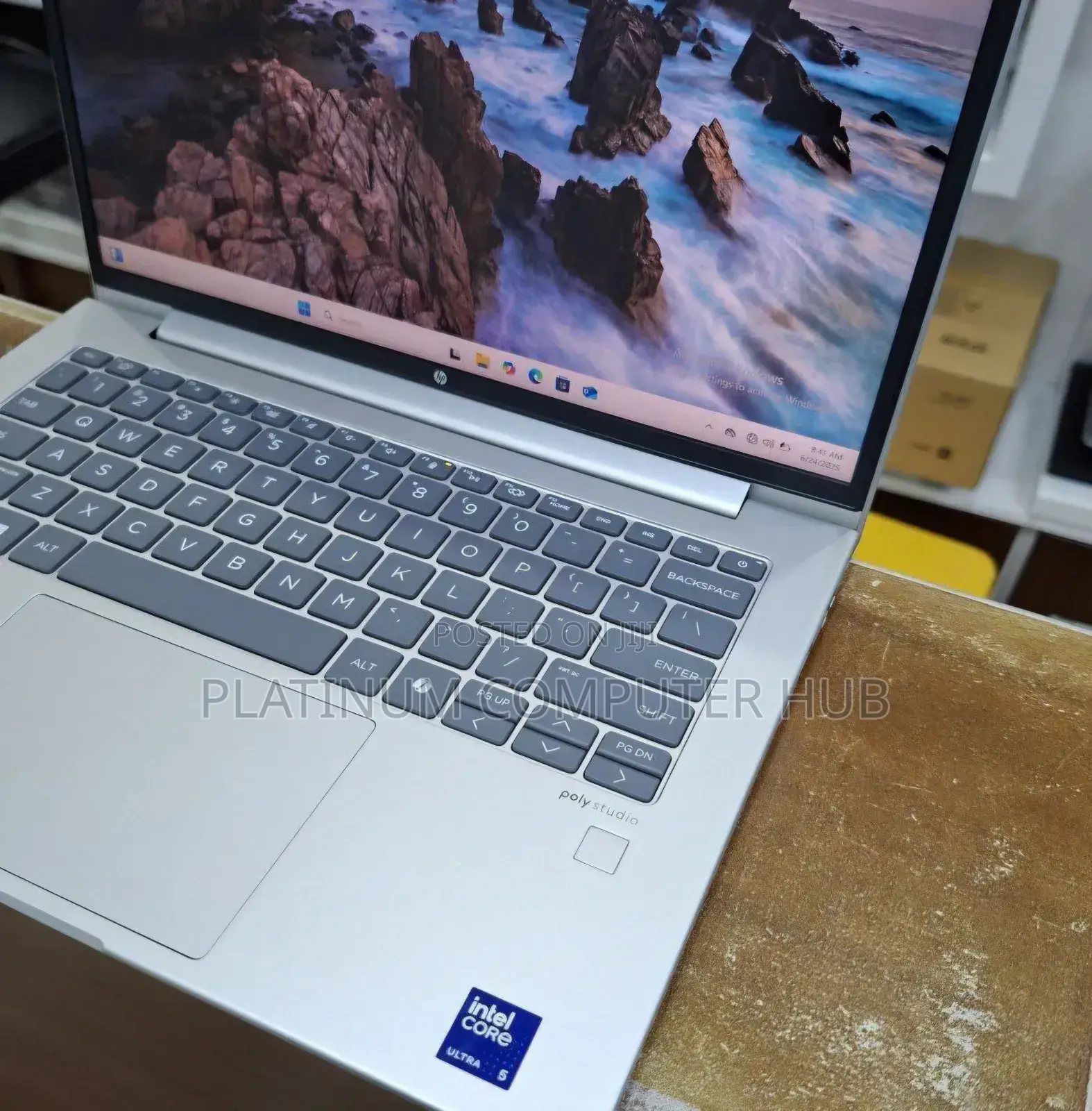 New Laptop HP ProBook 440 G10 8GB Intel Core Ultra 5 SSD 512GB