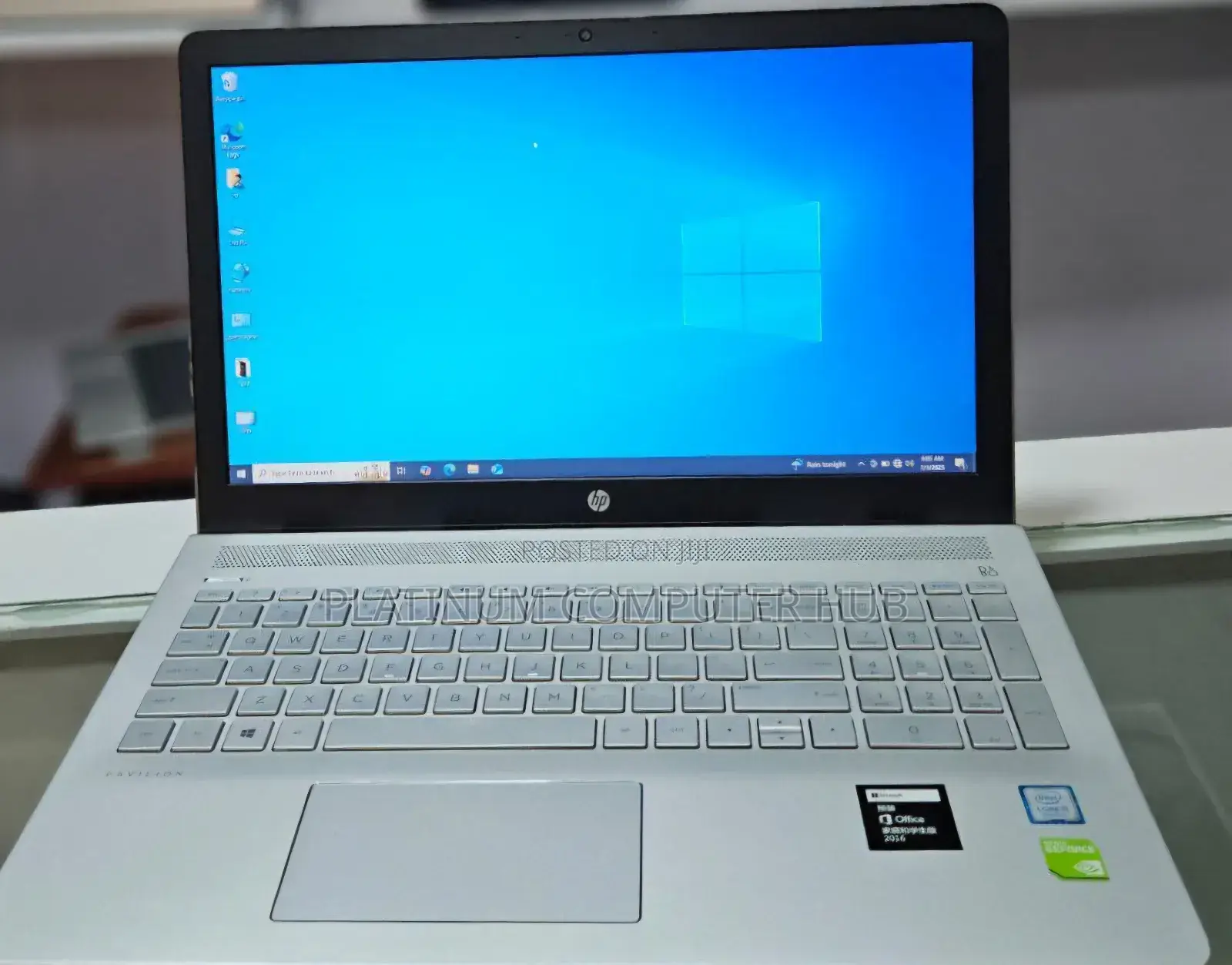 New Laptop HP Pavilion 15 8GB Intel Core I5 SSD 1.5T