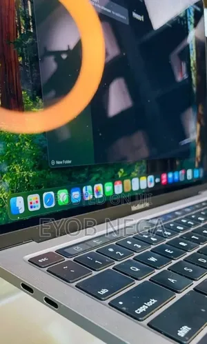 New Laptop Apple MacBook Pro 2020 M1 8GB Apple M1 SSD 256GB