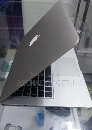 Photo - New Laptop Apple MacBook Air 4GB Intel Core I5 HDD 128GB