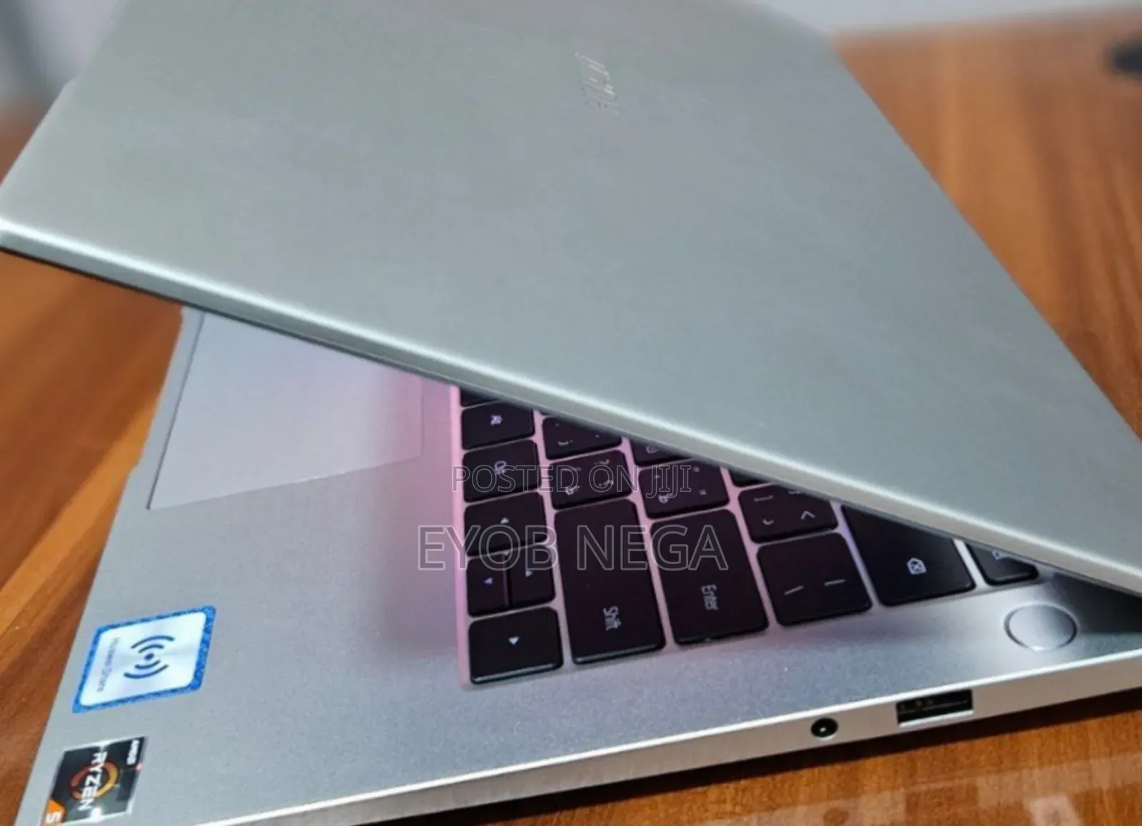 New Laptop Huawei MateBook 13 WRT-W19E 8GB AMD Ryzen 5 SSD 512GB