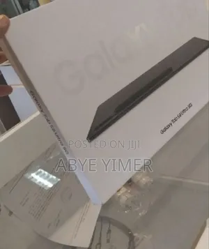 Photo - New Samsung Galaxy Tab S8 Ultra 256 GB Gray