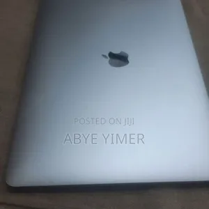 Photo - New Laptop Apple MacBook Pro 2017 16GB Intel Core I7 SSD 512GB