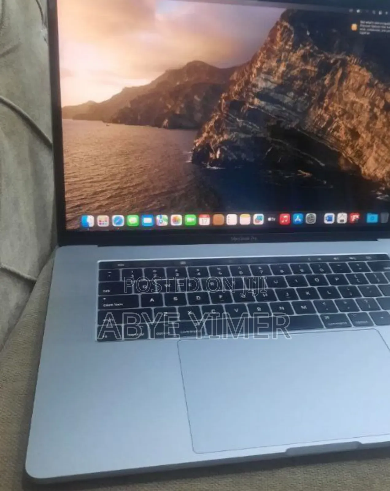 New Laptop Apple MacBook Pro 2017 16GB Intel Core I7 SSD 512GB