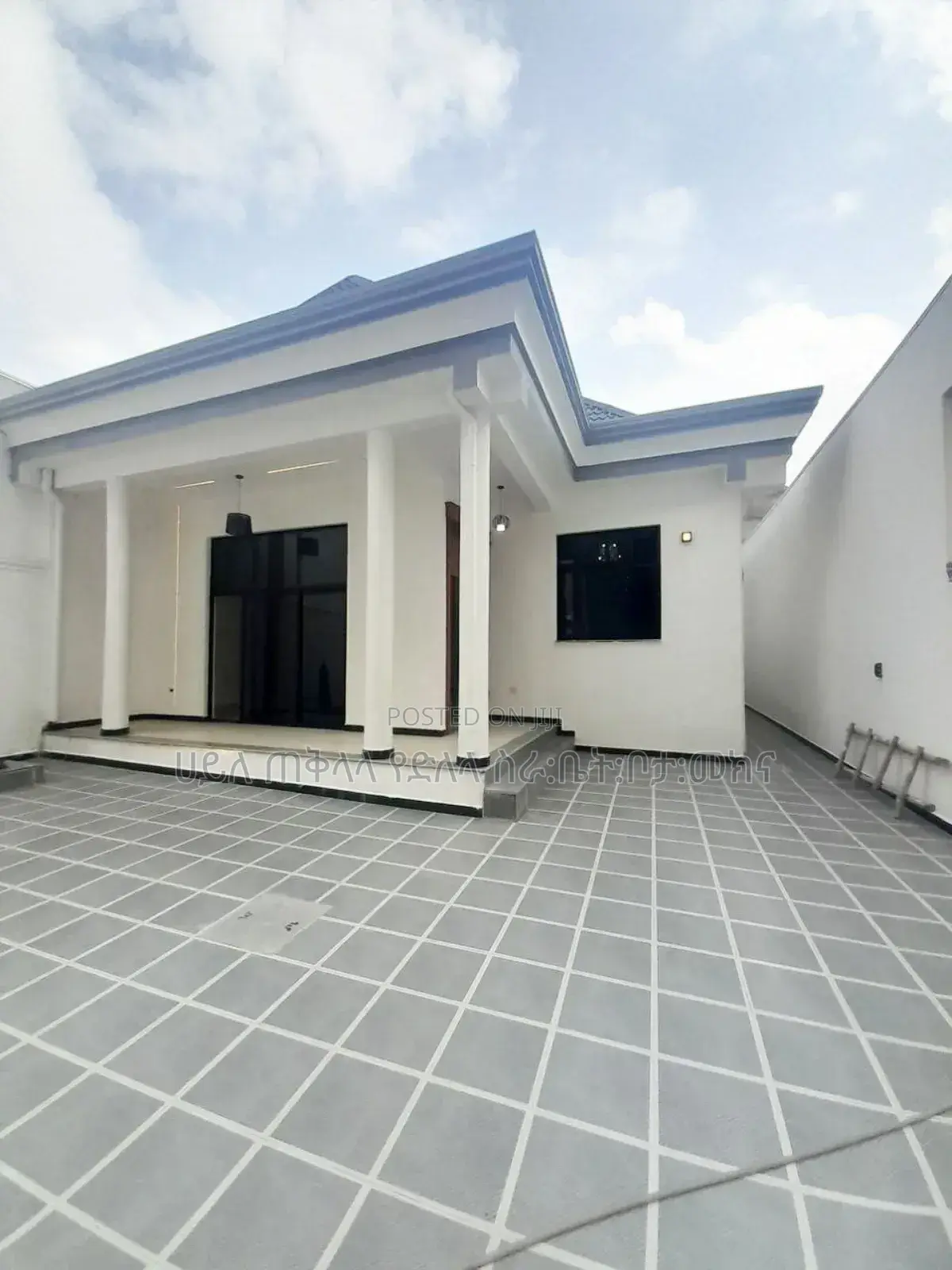 Furnished 6bdrm Villa in Ayat Area Inside, Yeka for sale