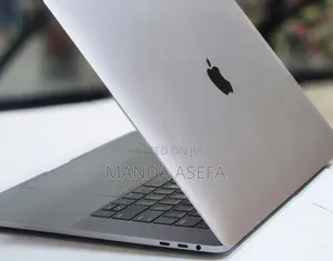 New Laptop Apple MacBook Pro 2016 16GB Intel Core I7 SSD 256GB