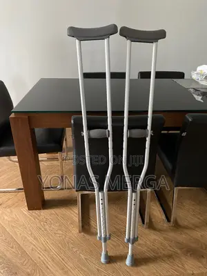 Photo - Underarm Crutches (Adult5'2" - 5'10")-Weight Capacity 150kg