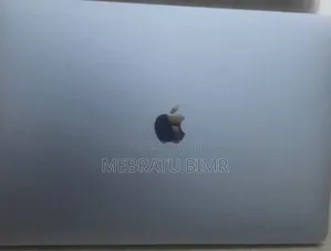 Photo - New Laptop Apple MacBook Pro 2017 16GB Intel Core I7 SSD 512GB