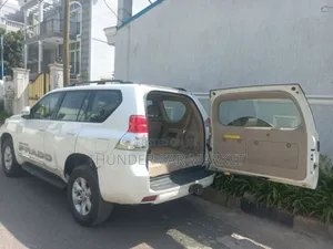 Toyota Land Cruiser Prado 2011 White