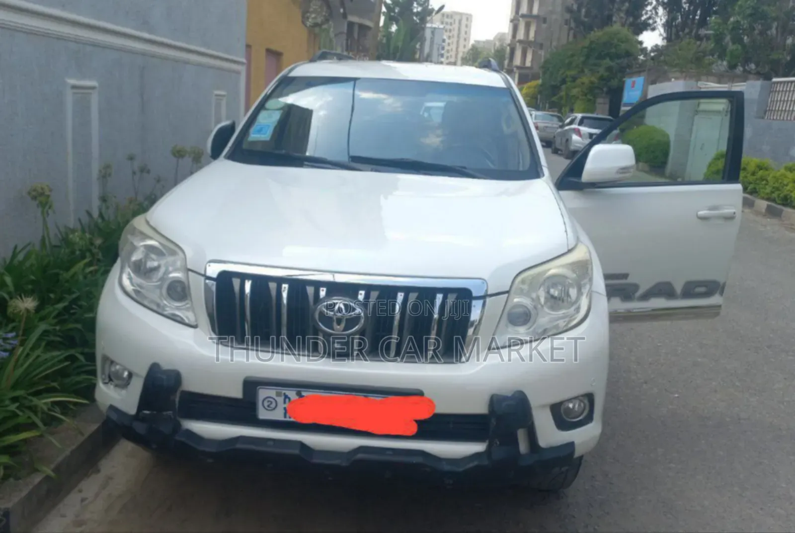 Toyota Land Cruiser Prado 2011 White