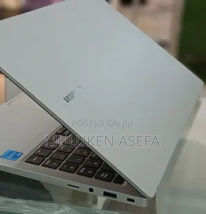 New Laptop Samsung Galaxy Book 2 8GB Intel Core I3 SSD 256GB