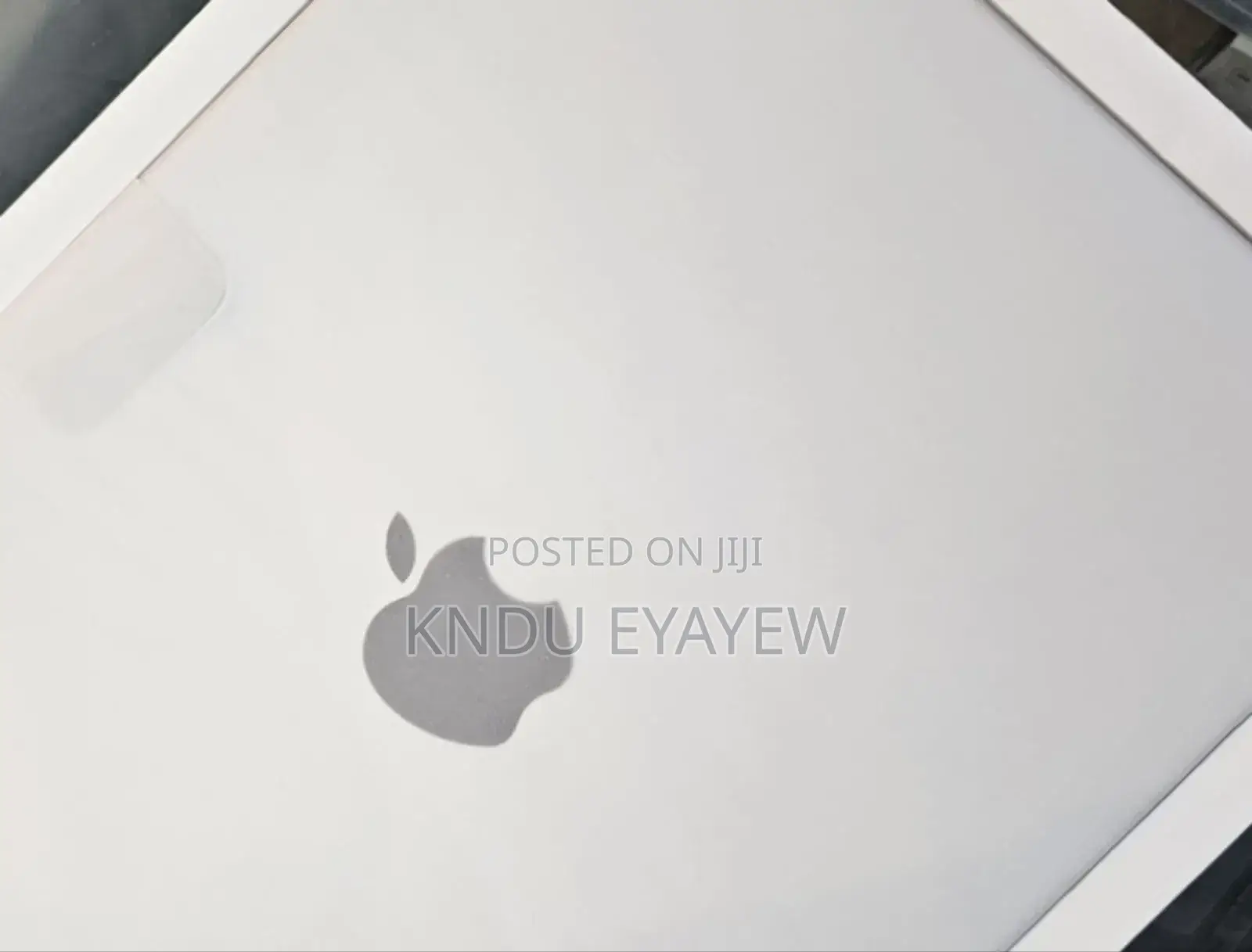 New Laptop Apple MacBook 16GB Apple M4 SSD 512GB