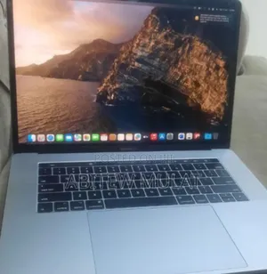 Photo - New Laptop Apple MacBook Pro 2017 16GB Intel Core I7 SSD 512GB