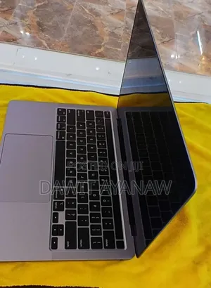 New Laptop Apple MacBook Pro M1 8GB Apple M1 Pro SSD 256GB