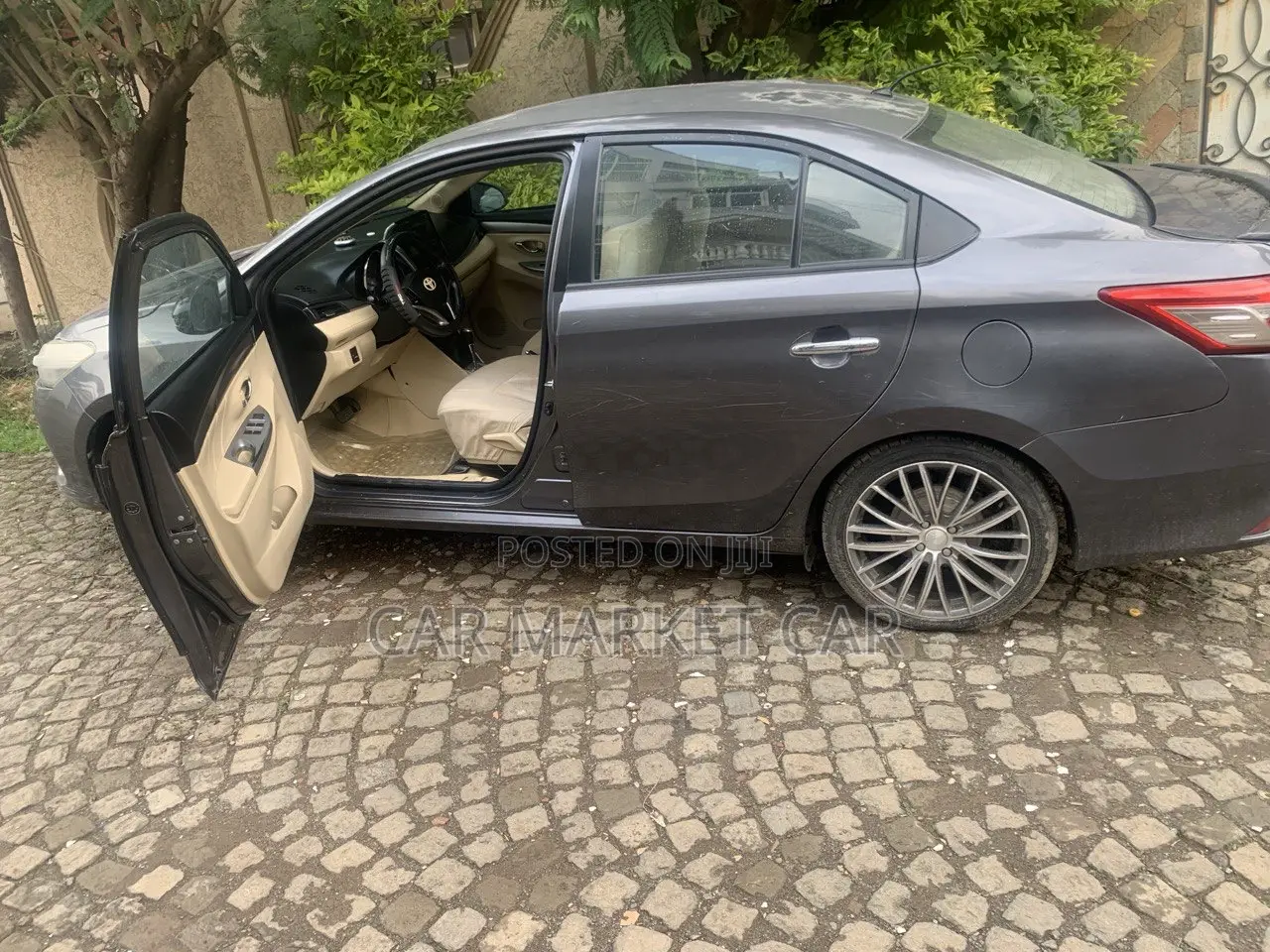 Toyota Yaris 2014 Gray