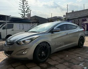 Photo - Hyundai Avante 2014 Silver