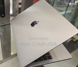 New Laptop Apple MacBook Pro M1 8GB Intel SSD 256GB