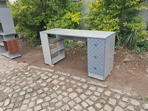 Photo - Reading Table