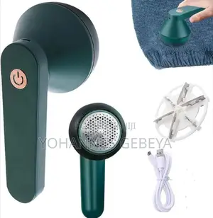 Photo - Rechargeable Portable Lint Remover