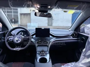 New BYD E2 43 kWh 94 hp FWD 2025 Silver