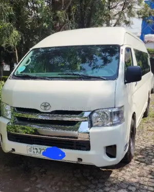 Photo - Toyota HiAce 2018 White