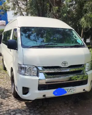 Toyota HiAce 2018 White