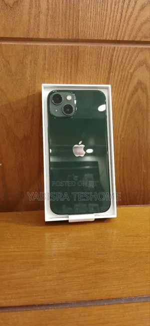Photo - New Apple iPhone 13 256 GB Green