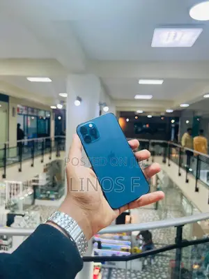 Photo - Apple iPhone 12 Pro 128 GB Blue