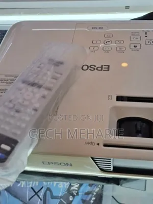 Epson Projector Model Name: Eb-S31 Has : Bag Remote 8