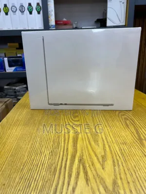 Photo - New Laptop Apple MacBook Air 2022 M2 16GB Apple M2 SSD 256GB