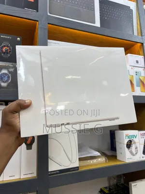 New Laptop Apple MacBook Air 2022 M2 16GB Apple M2 SSD 256GB