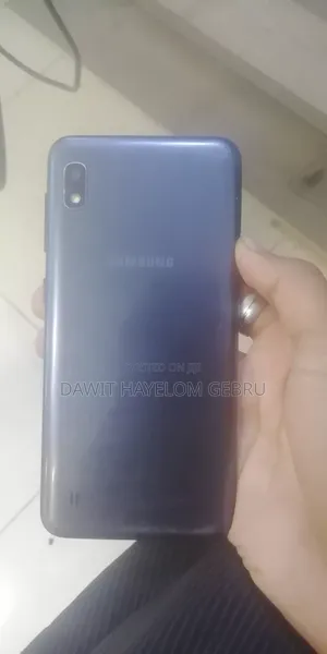 Photo - Samsung A10 32 GB Bronze