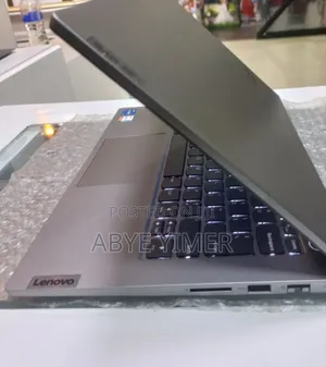 New Laptop Lenovo ThinkBook 13 16GB Intel Core I7 SSD 512GB