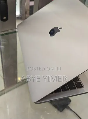 New Laptop Apple MacBook Pro M1 8GB Intel Core M SSD 256GB