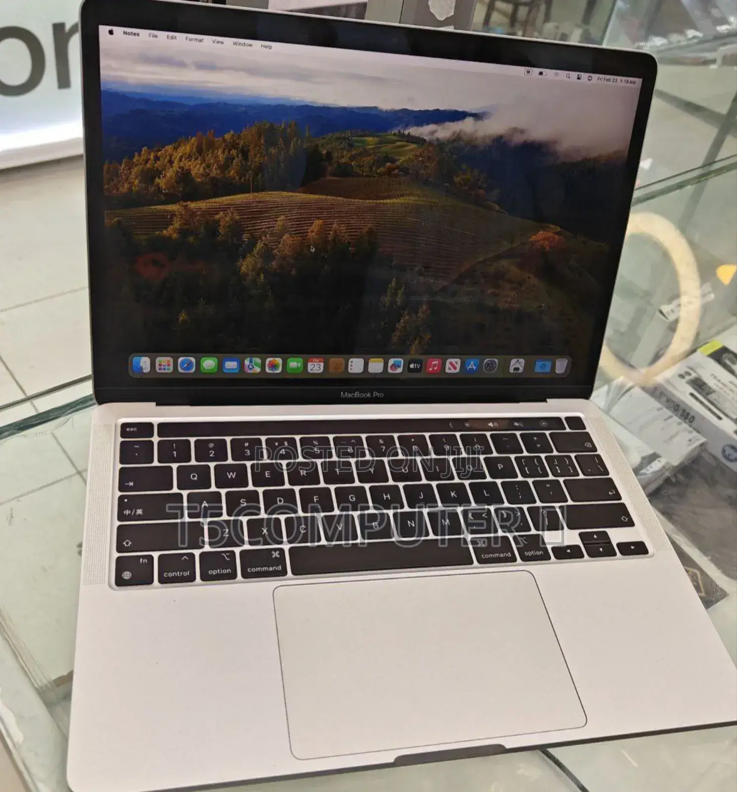 New Laptop Apple MacBook Pro M1 8GB Apple M1 Pro SSD 256GB