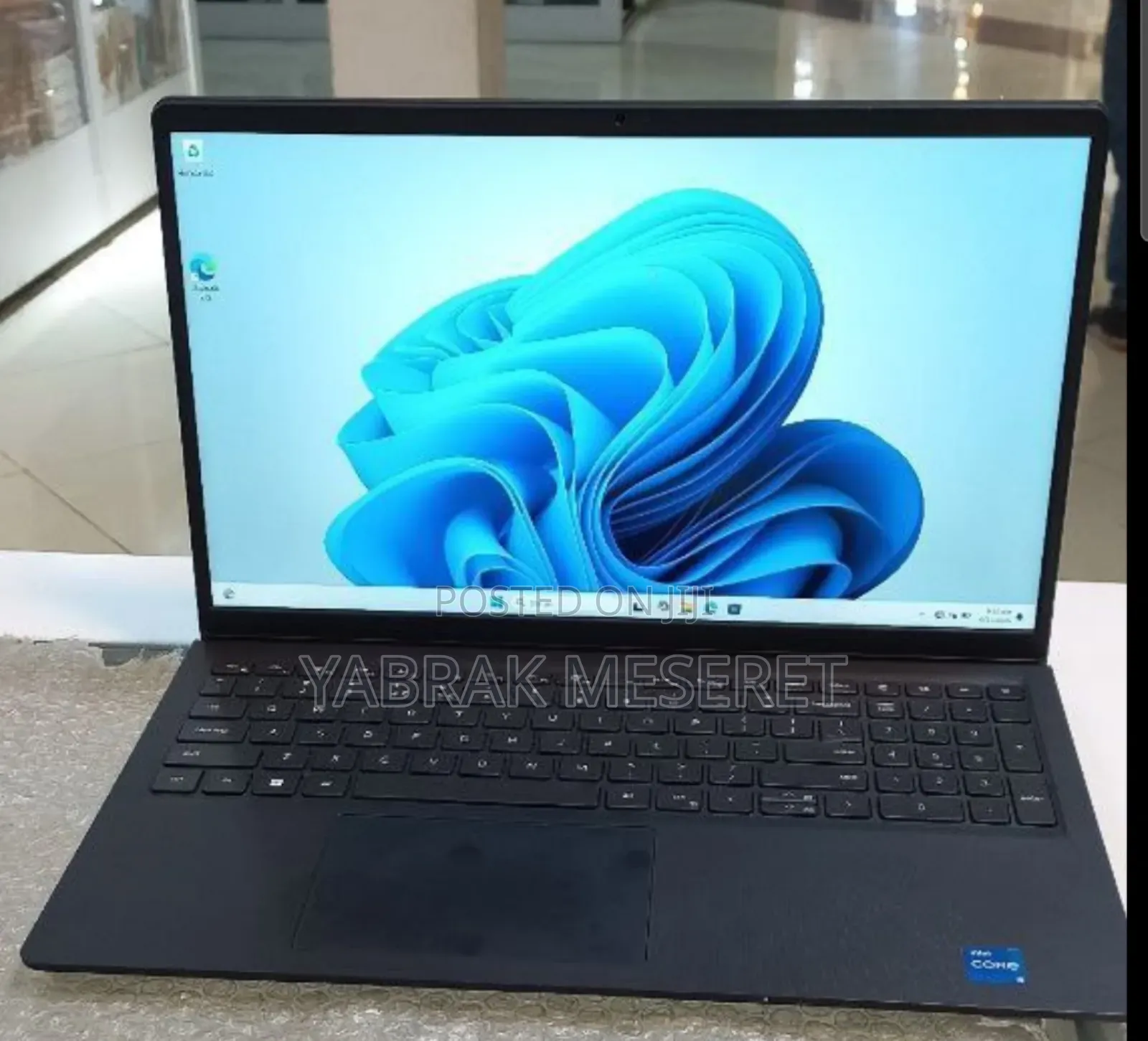 New Laptop Dell Vostro 3520 16GB Intel Core I5 SSD 1T