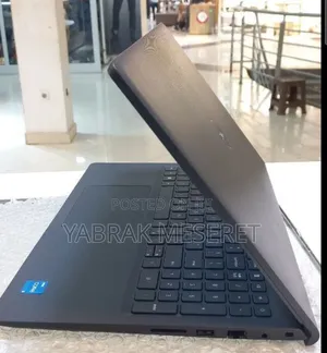 New Laptop Dell Vostro 3520 16GB Intel Core I5 SSD 1T