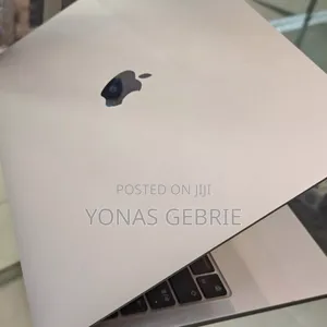New Laptop Apple MacBook Pro M1 8GB Apple M1 SSD 256GB