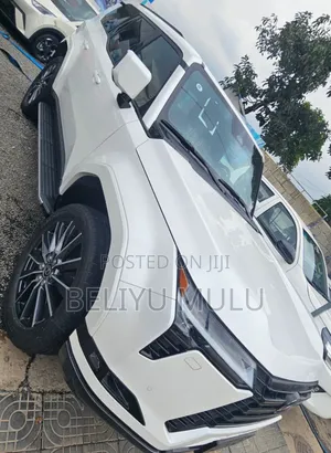 New Lexus GX 550h Hybrid AWD 2024 White