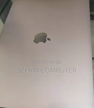 New Laptop Apple MacBook Pro M1 8GB Apple M1 SSD 256GB