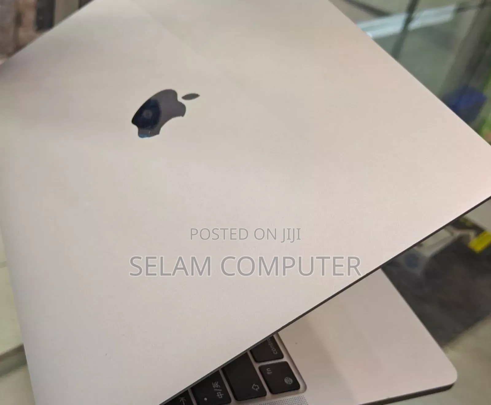 New Laptop Apple MacBook Pro M1 8GB Apple M1 SSD 256GB
