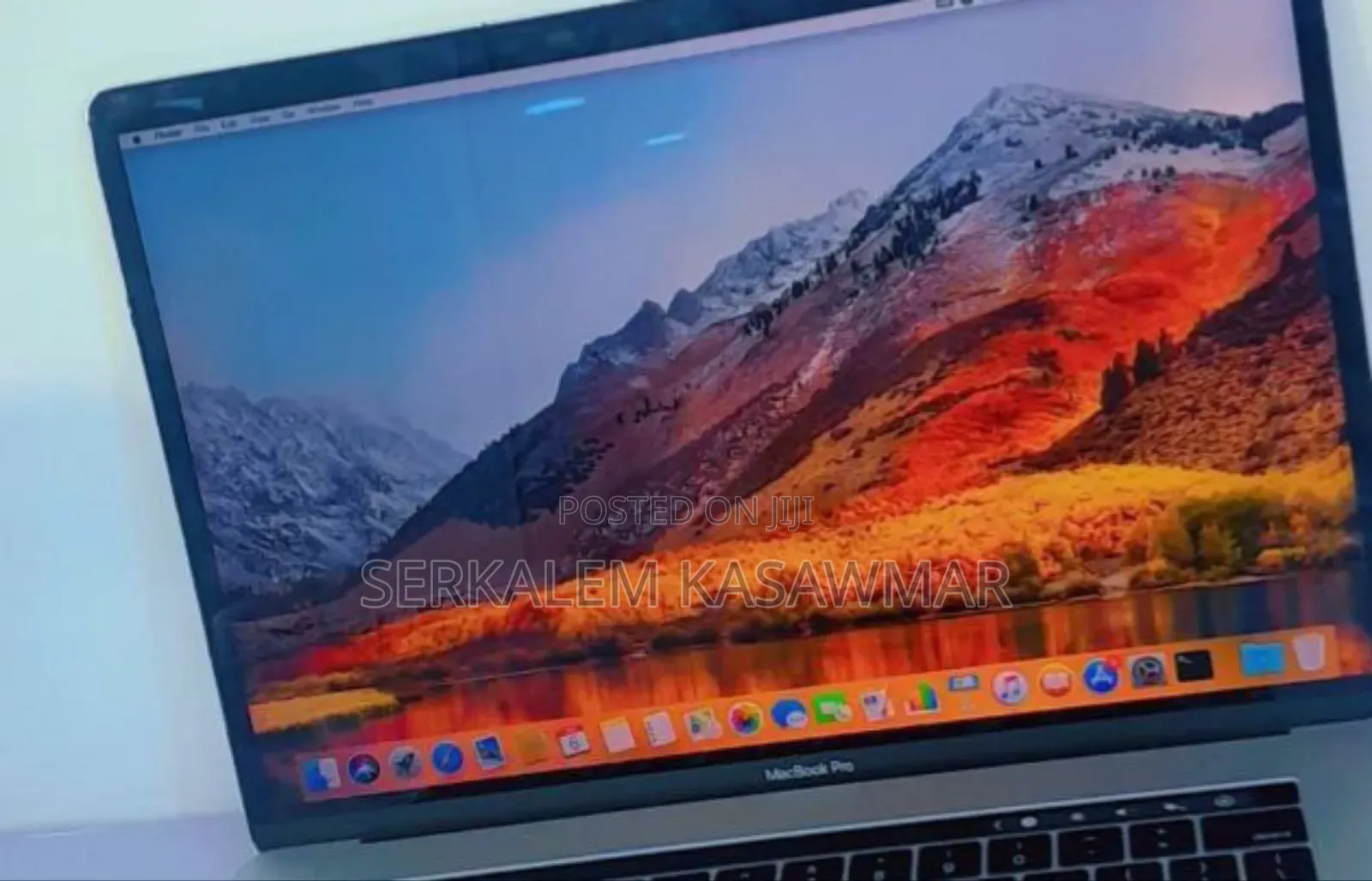 New Laptop Apple MacBook Pro 2017 16GB Intel Core I7 SSD 256GB