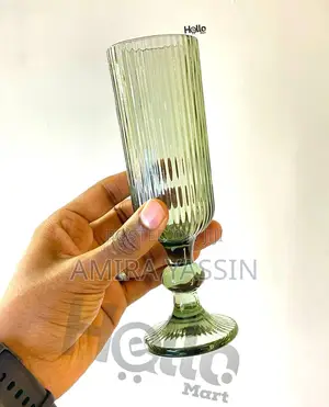 Photo - ትልቅ የሆኑ ኳሊቲ እና ውብ ብርጭቆ