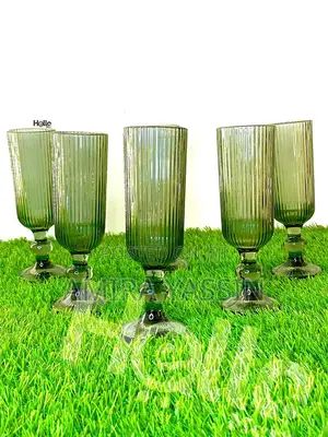 ትልቅ የሆኑ ኳሊቲ እና ውብ ብርጭቆ